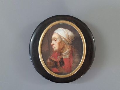 Miniature sur ivoire fin XIX°: femme au bonnet,...