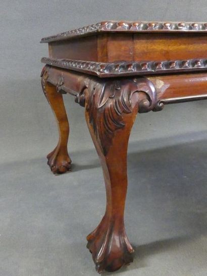 Table basse en bois teinté couleur acajou,...