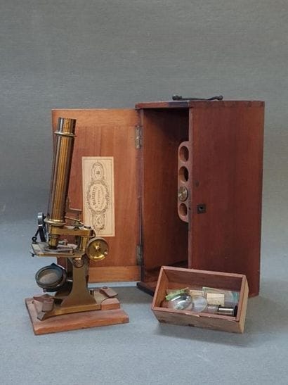 Bianchetti microscope in box. 
16 x 34 x...