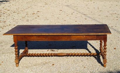 Table de drapier rectangulaire en noyer,...
