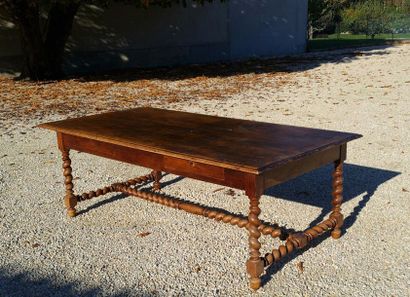 Table de drapier rectangulaire en noyer,...