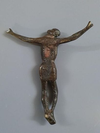 Christ en bronze XVIe siècle.
12 x 14 cm
Accidents...