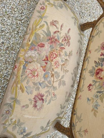 Wooden and gilded stucco living room, upholstered...