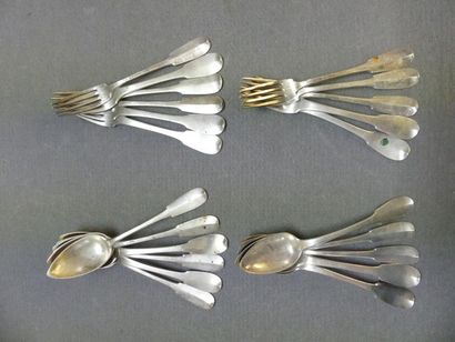 Lot de couverts en argent modèle uniplat,...