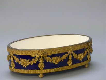 Paul MILLET (1870-1950) à SEVRES
Jardinière...