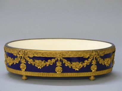 Paul MILLET (1870-1950) à SEVRES
Jardinière...
