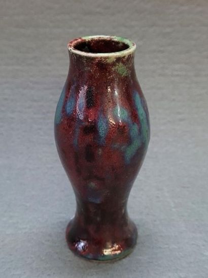 Adrien DALPAYRAT (1844-1910)
Petit vase balustre...
