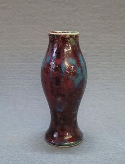 Adrien DALPAYRAT (1844-1910)
Petit vase balustre...