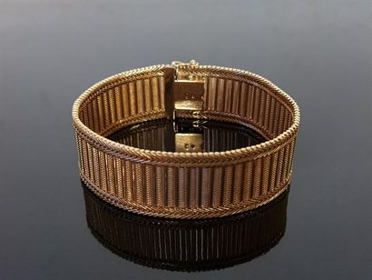Cuff bracelet in 750°/00 gold.
Weight: 5...