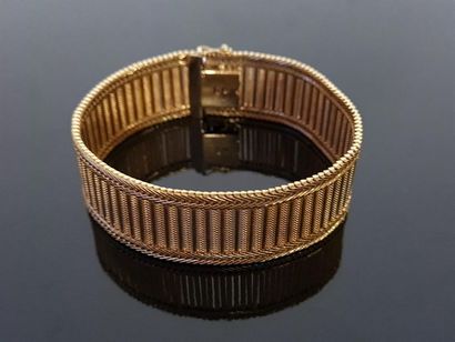 Cuff bracelet in 750°/00 gold.
Weight: 5...