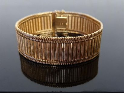 Cuff bracelet in 750°/00 gold.
Weight: 5...