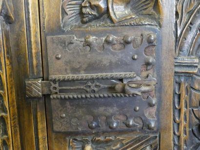 Medieval style credenza in carved wood of...