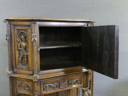 Medieval style credenza in carved wood of...