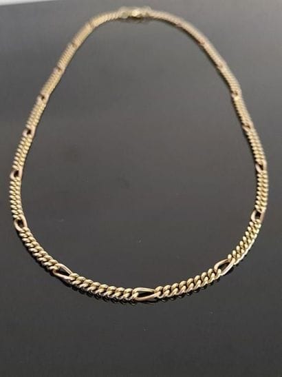 Gold chain 585°/00.
Weight 16.89 g