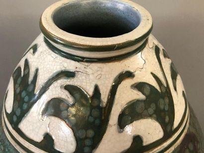 REVERNAY à Digoin (1896-1930)
Vase ovoïde...