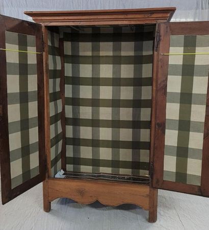 Petite armoire rustique style bressane XIXe
190...