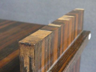Meuble secrétaire en placage de palissandre...