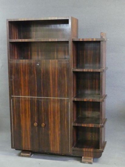 Meuble secrétaire en placage de palissandre...