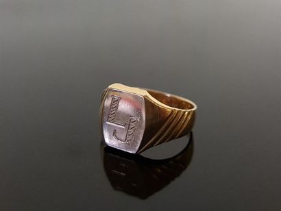 750°/00 gold jewelry set: signet ring, wedding...