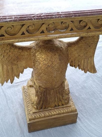 Paire de consoles en bois sculpté et peint...