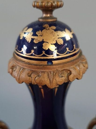 Pair of covered porcelain vases with a gallant...