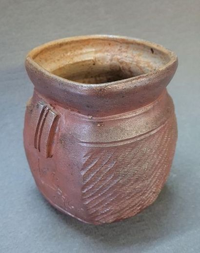 Eric ASTOUL (1954)
Stoneware vase signed...