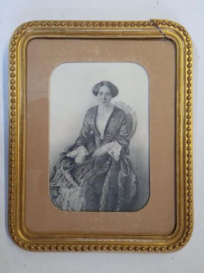 Ecole française XIX°
Portrait de femme 
Dessin...
