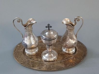 Lot d'argenterie religieuse comprenant :
-...