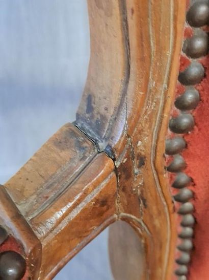 Paire de fauteuils cabriolets , garnis de...