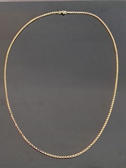 Gold chain 750°/00.
L: 56.5 cm
Weight: 6.31...