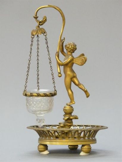Lampe à huile en bronze et coupe cristal...