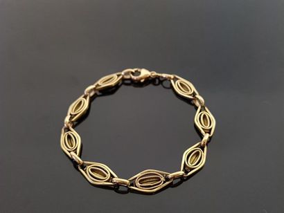 Gold bracelet 750°/00
L: 15 cm.
Weight: 7.34...