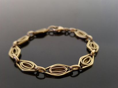 Gold bracelet 750°/00
L: 15 cm.
Weight: 7.34...