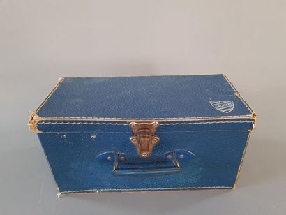 Poupée Bleuette SFBJ 60 tête porcelaine
Marquée...