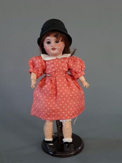 Poupée Bleuette SFBJ 60 tête porcelaine
Marquée...