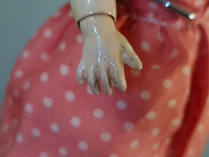 Poupée Bleuette SFBJ 60 tête porcelaine
Marquée...