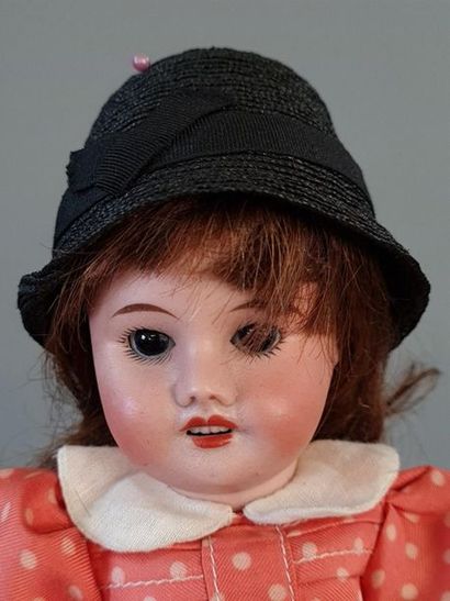 Poupée Bleuette SFBJ 60 tête porcelaine
Marquée...