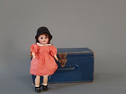 Poupée Bleuette SFBJ 60 tête porcelaine
Marquée...