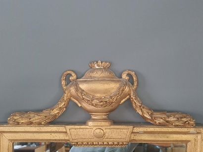 Miroir à fronton Louis XVI
85 x 54 cm