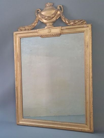 Miroir à fronton Louis XVI
85 x 54 cm