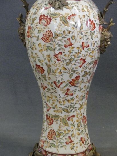 Large earthenware vase with flower decoration,...