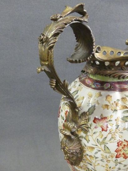 Large earthenware vase with flower decoration,...