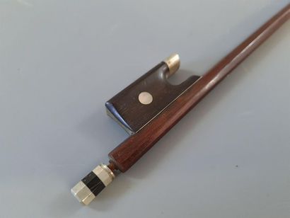 Archet
L. :74,5 cm. 