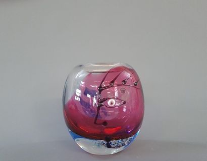 Edition ORREFORS
Vase en verre avec pastillage...