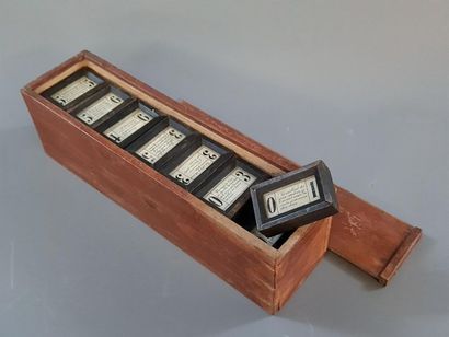 Boîte de dominos à face 