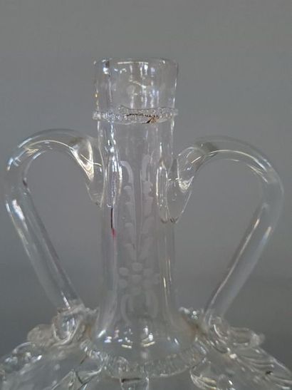 Carafe à deux anses à décor gravé de moulins,...