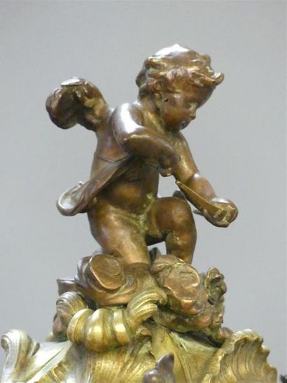 LEMAIRE in Paris: Violin cartel in gilt bronze...
