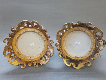 Paire de vases en porcelaine de Canton,
Décor...