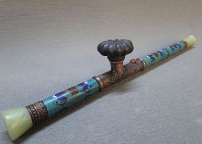 Pipe à opium asiatique en émaux cloisonnés...