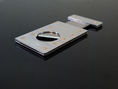 CARTIER Cigar cutter, Santos model in gold...
